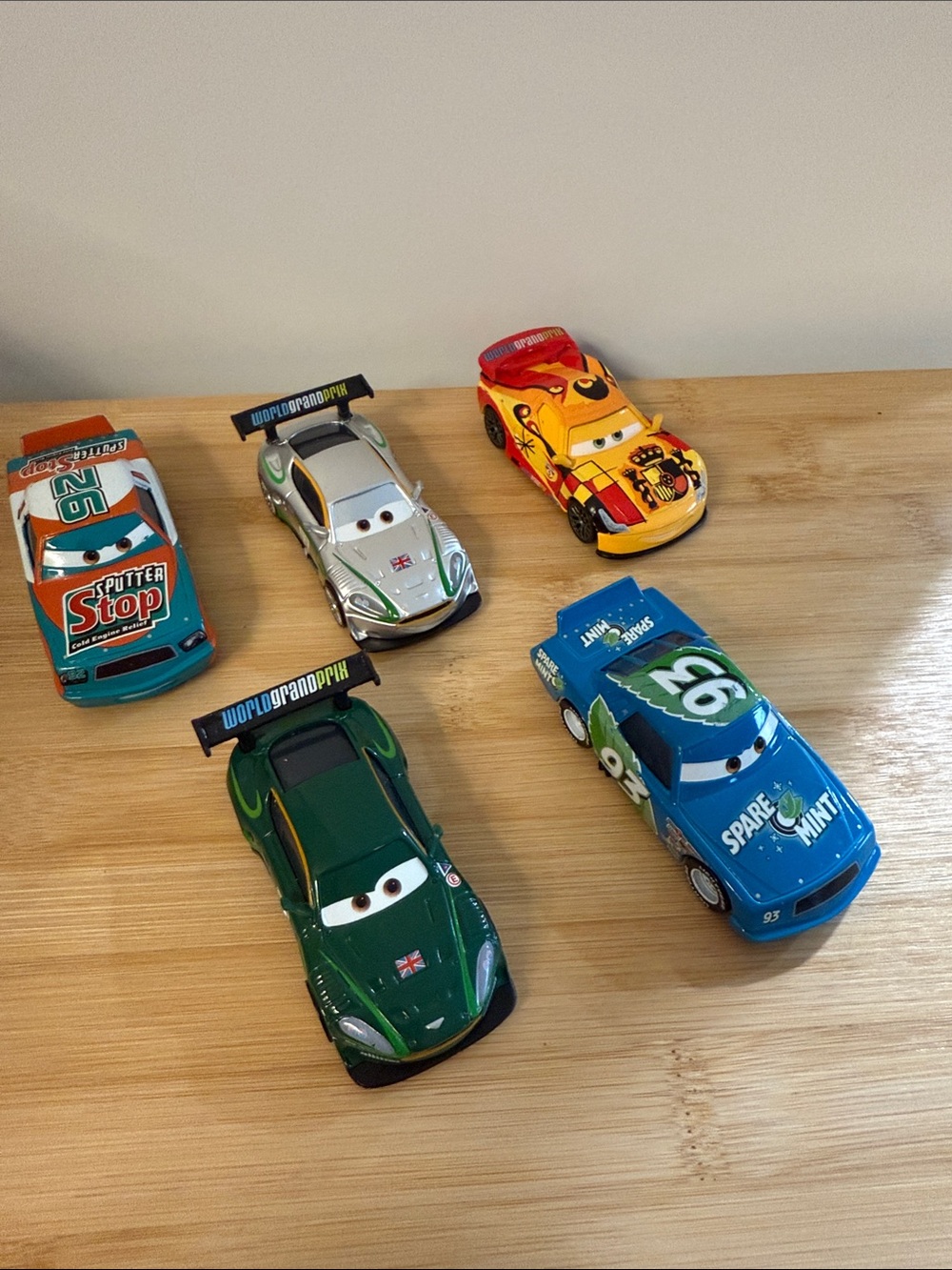 5 Disney Cars Die-Cast Race 1:55 scale